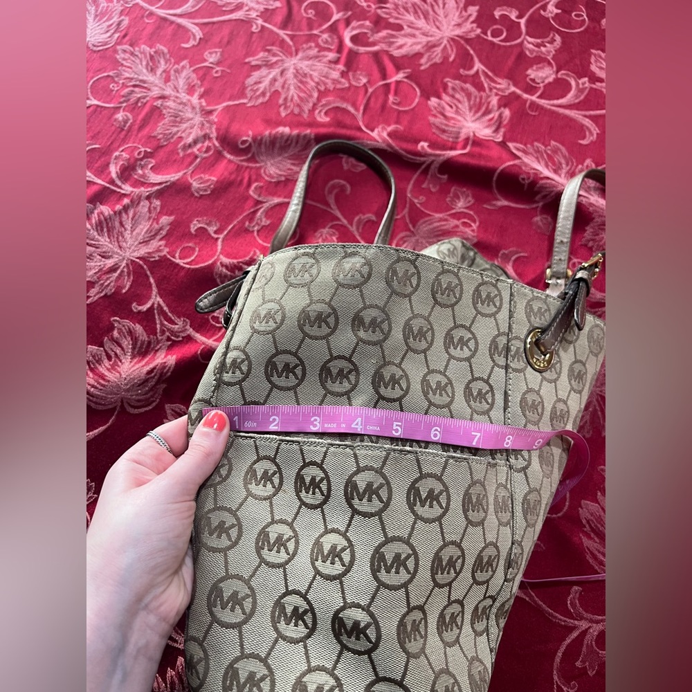 Michael Kors vintage tan & beige monogram tote purse leather adjustable - Picture 12 of 16
